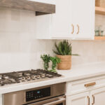 Vadara_Carrara_Quartz_kitchen