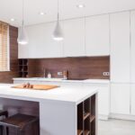 linnstone-quartz-Tahiti-White-kitchen-island